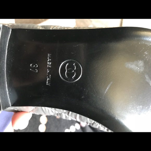 AUTHENTIC CHANEL FLAT GREY QUILTED SIZE 37 $795 - Picture 7 of 8